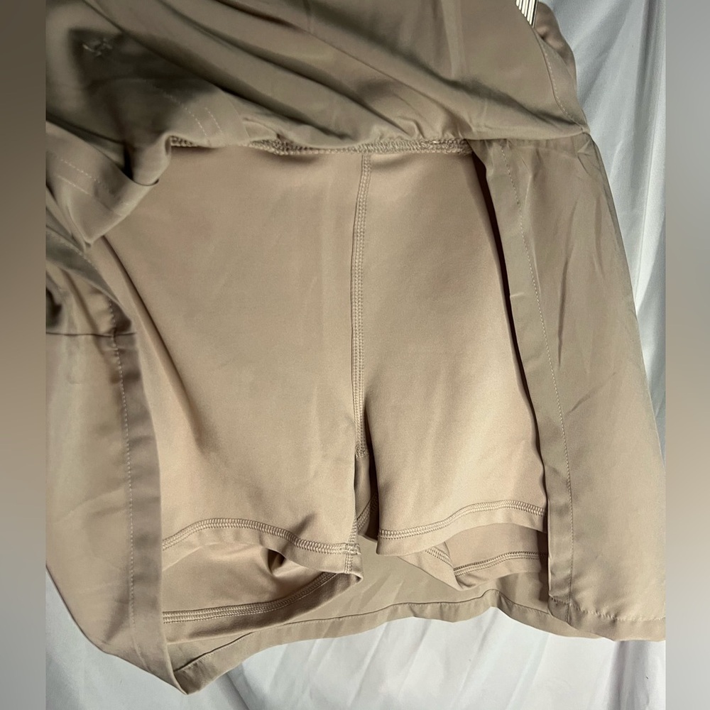 NWT 90 degree by Reflex women’s woven pleated Marcy skort size L in tan colored - Picture 3 of 7
